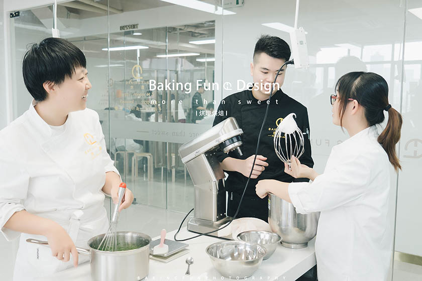 西點烘焙師工資怎么樣？學西點烘焙師好嗎？
